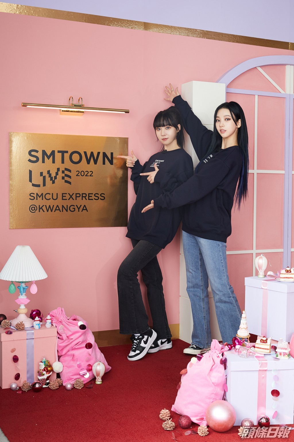 aespa的WINTER（左）及KARINA加入超級女團。